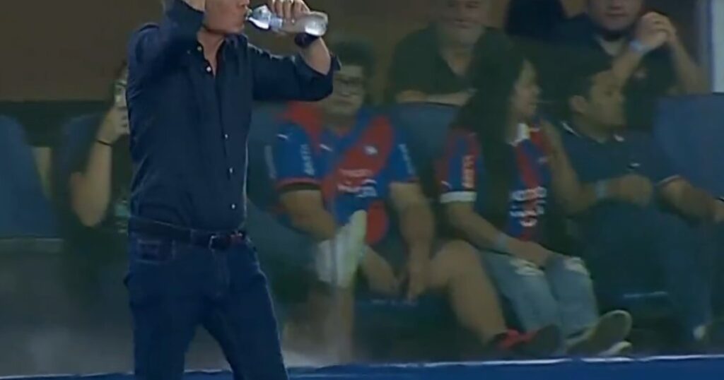 Debut con goleada de Ariel Holan en Paraguay Debut con goleada de Ariel Holan en Paraguay imagen-4