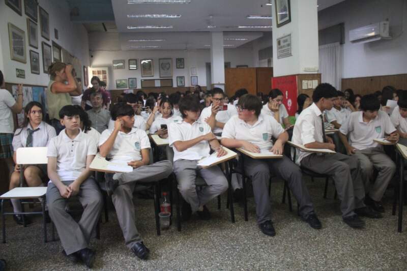 Con una jornada de reflexión escolar, Posadas rindió homenaje a los Veteranos y Caídos en Malvinas imagen-5
