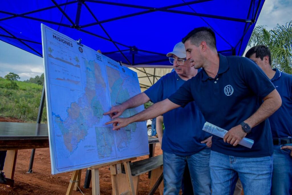 Passalacqua supervisó el avance de las obras sobre la ruta provincial 15: “Es una inversión para traer progreso” imagen-5