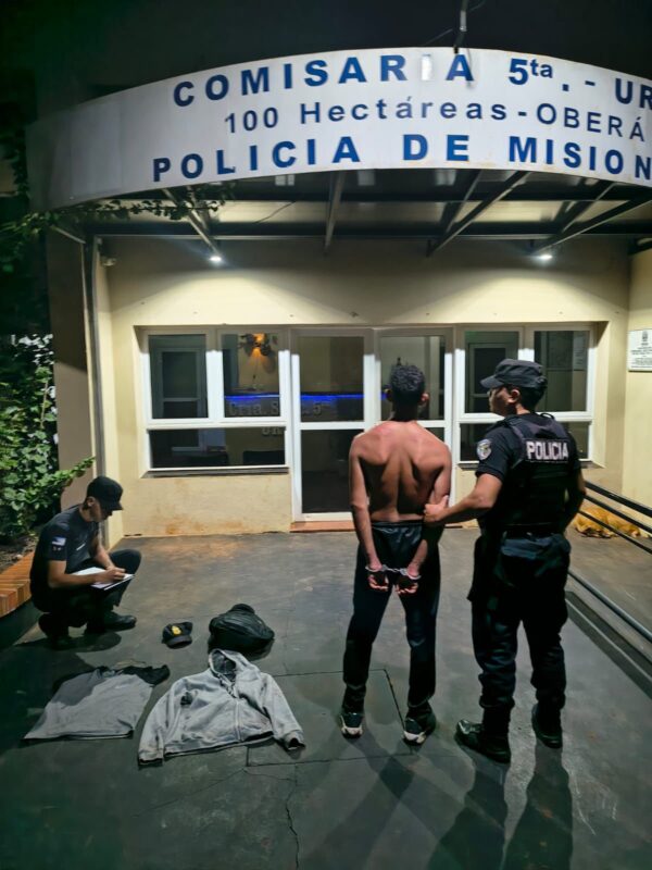 Oberá: intentó “camuflarse” durante la fuga, pero la Policía lo rodeó en el monte y lo detuvo Oberá: intentó “camuflarse” durante la fuga, pero la Policía lo rodeó en el monte y lo detuvo imagen-5