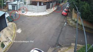 Robo en proceso frustrado por videovigiladores en Posadas: tres ladrones detenidos y objetos recuperados imagen-1