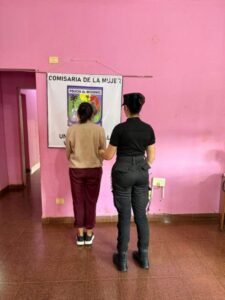 Armó un circuito de cobros ilegales, desvió $140 millones y la Policía la detuvo en Apóstoles imagen-1