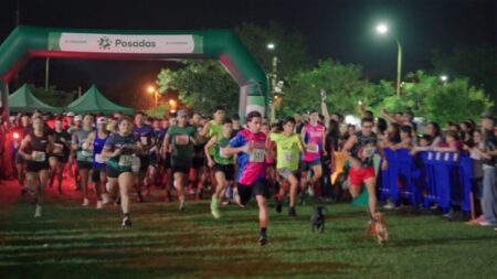 Más de 500 personas participaron del desafío nocturno Re Corro Posadas en la costanera Oeste imagen-14