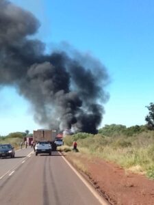 Corrientes: reportan un muerto y un herido grave en el triple choque con incendio en Ruta Nacional 14, cerca de Liebig imagen-1