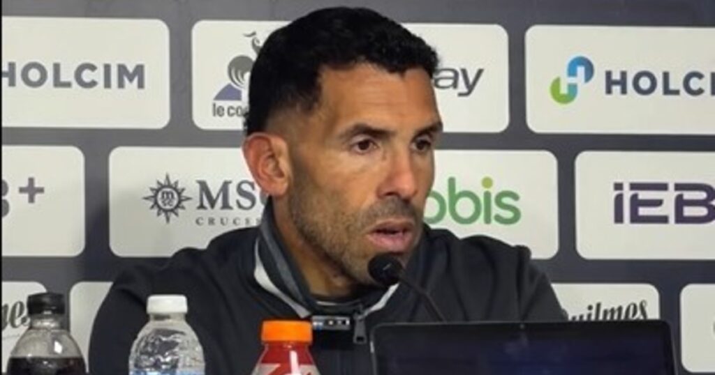 Carlos Tevez tras el triunfo ante Riestra: del agradecimiento a la gente por el aguante bajo la lluvia a su continuidad en Talleres imagen-40