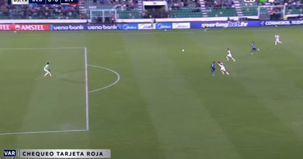 Video: la evitable expulsión de Martínez Quarta en cuatro minutos imagen-5