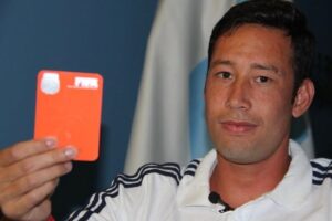 Una escalera a Primera: los favores al poder de la AFA, la vía rápida de ascenso de los árbitros de los chats imagen-3