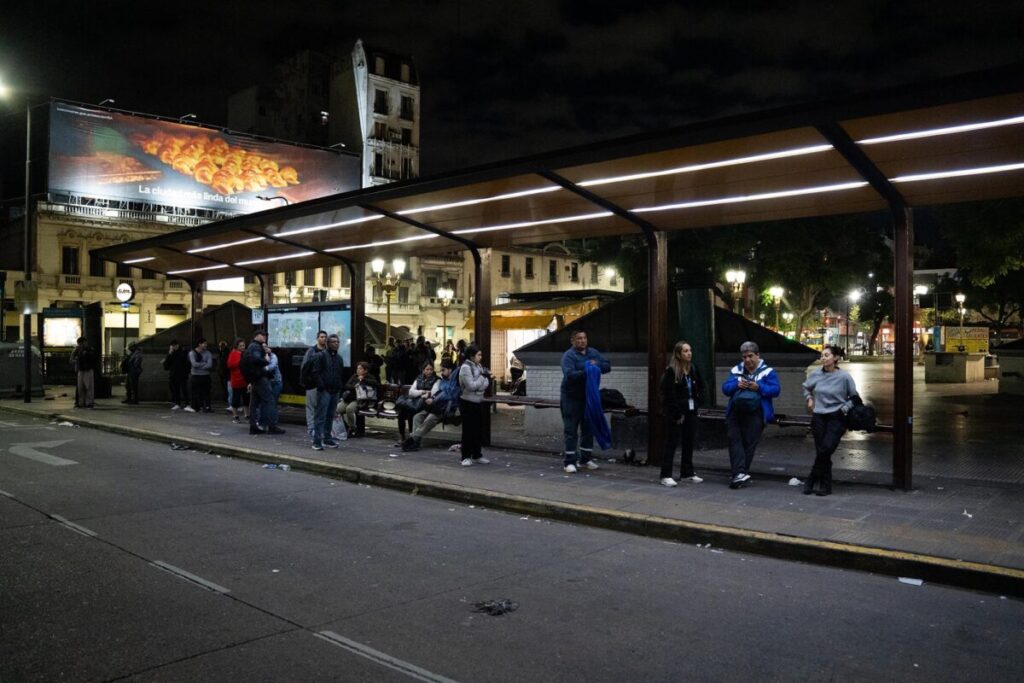 Paro de colectivos: las líneas que no funcionan hoy y cuándo termina la medida de UTA imagen-4