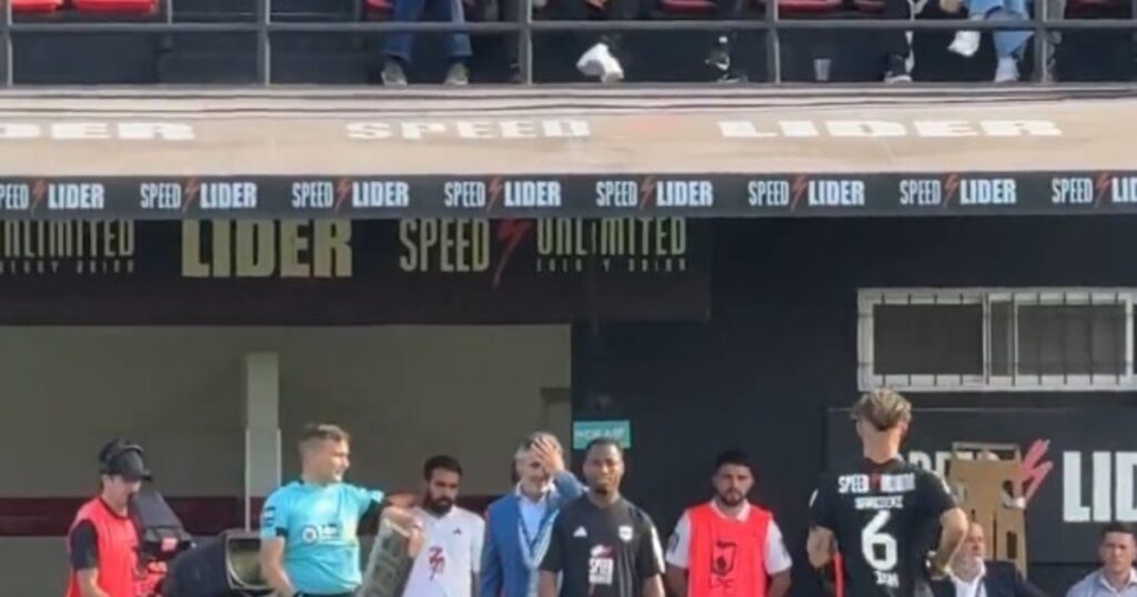 Debutó el nigeriano Johnson Nsumoh en Riestra: su partido y el video de su ingreso Debutó el nigeriano Johnson Nsumoh en Riestra: su partido y el video de su ingreso imagen-5