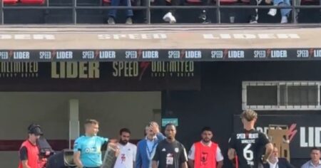 Debutó el nigeriano Johnson Nsumoh en Riestra: su partido y el video de su ingreso Debutó el nigeriano Johnson Nsumoh en Riestra: su partido y el video de su ingreso imagen-14