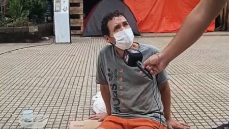 Protesta frente a Casa de Gobierno: “Me quieren desalojar y no tengo dónde ir” imagen-6