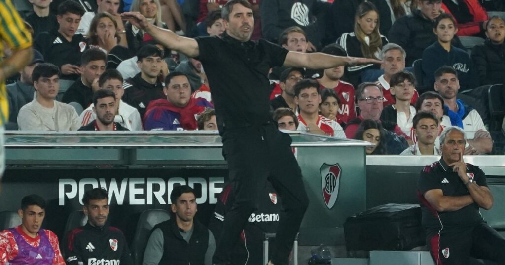 "Mi mamá me caga a pedos...": la divertida respuesta de Coudet en conferencia imagen-40