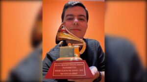 Un misionero hizo historia: Joaquín Benítez Kitegroski ganó un Latin Grammy imagen-2