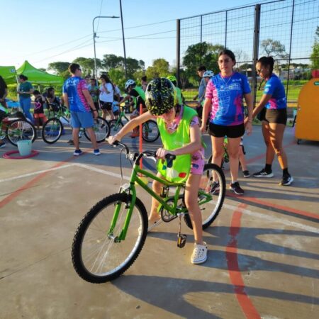 Movilidad sostenible: Biciescuelas lleva sus actividades para niños y adolescentes al Jardín Botánico imagen-8