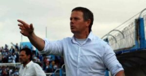 Insólito: había acordado para dirigir al puntero y días después firmó con el último de la Primera Nacional imagen-2