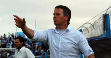 Insólito: había acordado para dirigir al puntero y días después firmó con el último de la Primera Nacional Insólito: había acordado para dirigir al puntero y días después firmó con el último de la Primera Nacional imagen-19