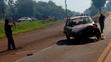 Dos heridos tras un choque entre un auto y un camión sobre la Ruta 12 en Eldorado imagen-71