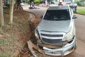 Choque entre una moto y una camioneta dejó dos personas lesionadas en Posadas imagen-8