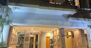 El departamento de Adorni refaccionado e investigado, en fotos: el antes y el después de la propiedad y quiénes están detrás de la venta imagen-4