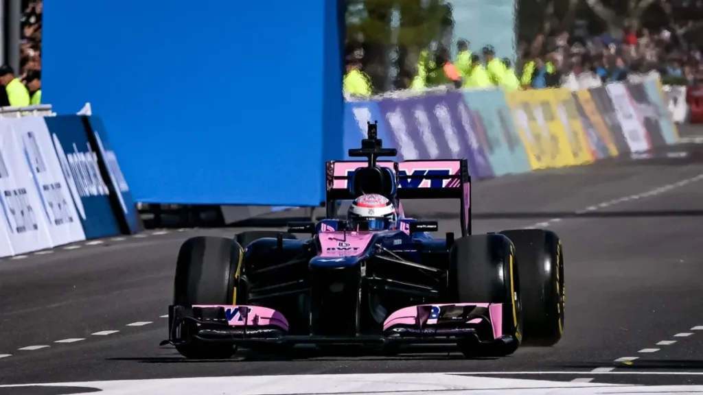 ◉ Franco Colapinto gira otra vez en Buenos Aires en la Exhibición de F1: seguí EN VIVO el Road Show - TyC Sports imagen-5