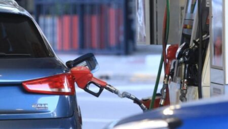 Otras petroleras se suman a YPF y acuerdan estabilizar el precio de los combustibles por 45 días imagen-4