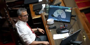 Tensión en Diputados | El oficialismo prioriza la reforma de la Ley de Glaciares y posterga el proyecto de Sturzenegger que quita fondos a municipios imagen-2