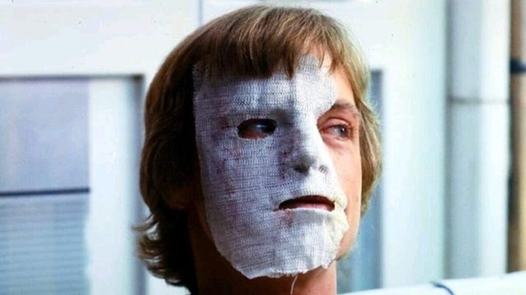 Hace 49 años, Mark Hamill casi pierde la vida en un accidente de coche: la experiencia cambió el futuro de ‘Star Wars’ imagen-4