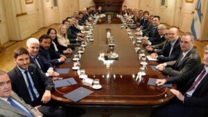 Misiones, entre las provincias que recibirían adelantos de coparticipación para sostener salarios imagen-2