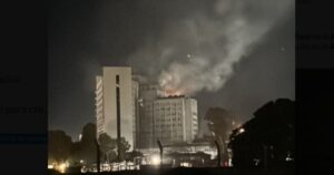 Se produjo un incendio en el edificio Libertad de la Armada: al menos 65 personas fueron evacuadas imagen-3
