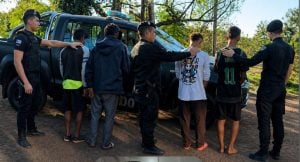 Oberá | Detuvieron a dos hermanos y demoraron a menores porque acorralaron, amenazaron y le robaron a un hombre  imagen-7