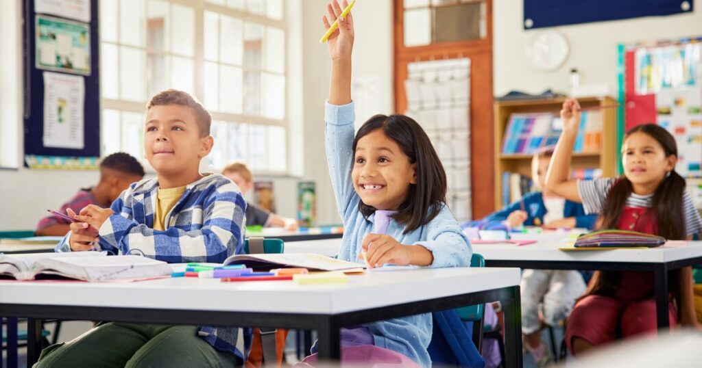 "El error no está en que los chicos se equivoquen, sino en impedir que lo hagan": qué pueden decidir los chicos según su edad (y qué no) imagen-97