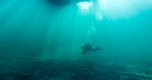Hallazgo increíble: descubren en el fondo de un lago el cargamento de una embarcación romana con ánforas para llevar aceite de oliva imagen-3