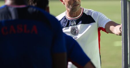 Gustavo Álvarez palpitó la "final" que tendrá contra Independiente por la clasificación a los playoffs imagen-25