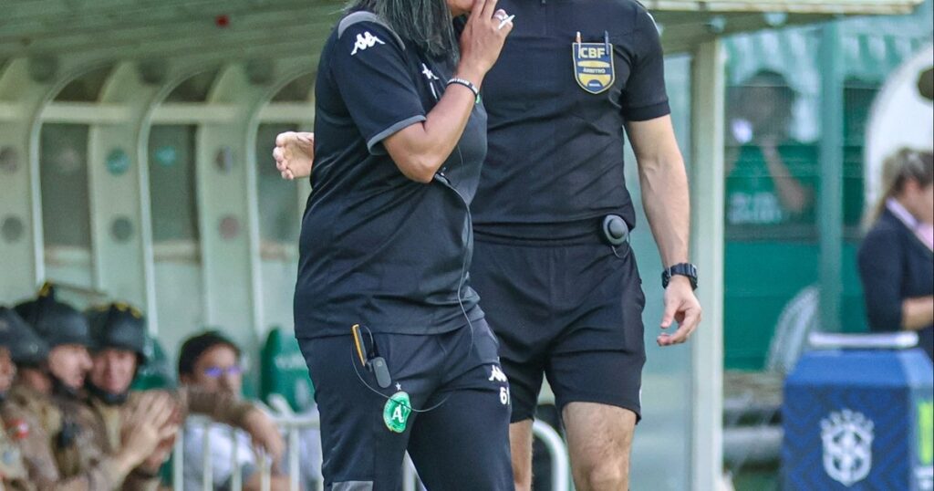 La primera mujer DT de Brasil con Olé: «Sentí un respaldo muy grande» La primera mujer DT de Brasil con Olé: "Sentí un respaldo muy grande" imagen-43