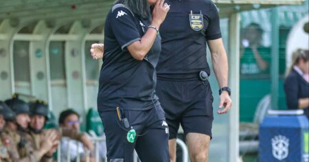 La primera mujer DT de Brasil con Olé: «Sentí un respaldo muy grande» La primera mujer DT de Brasil con Olé: "Sentí un respaldo muy grande" imagen-12