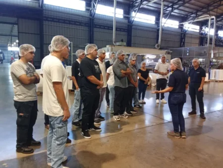 Un centenar de jóvenes ya se incorporó a firmas comerciales en Posadas imagen-7