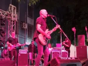 El Reventón en Posadas: JAF encabezó una noche de música y propuestas gastronómicas en la Plaza San Martín imagen-1