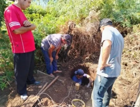 Vecino resolvió la emergencia hídrica en un aula satélite de Pozo Azul y garantizó la continuidad de clases Vecino resolvió la emergencia hídrica en un aula satélite de Pozo Azul y garantizó la continuidad de clases imagen-7