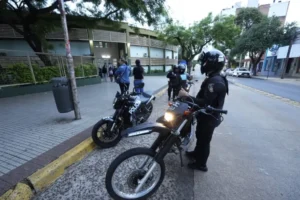 Alarma en colegios posadeños: despliegan operativos policiales por graffitis amenazantes imagen-2