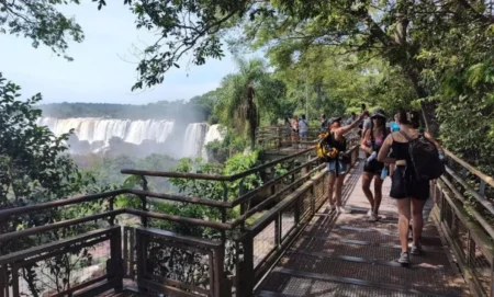 Intentan reflotar el proyecto del ‘globo aerostático cautivo’ en Cataratas Intentan reflotar el proyecto del 'globo aerostático cautivo' en Cataratas imagen-6
