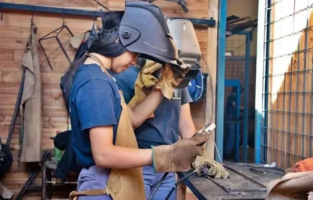 En la Epet N°1 el 86% de los alumnos utiliza la IA para sus tareas escolares imagen-18