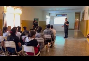Refuerzan charlas en escuelas misioneras para prevenir delitos digitales imagen-1