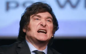 La desaprobación de los argentinos hacia la gestión de Javier Milei se elevó al 65% imagen-1