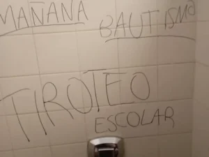 Pintadas con graves amenazas en colegios generan alarma y derivan en intervención judicial imagen-2