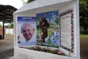 A un año de la muerte de Francisco, inauguraron una gruta en el barrio Manantiales imagen-2