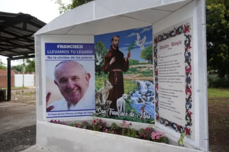 A un año de la muerte de Francisco, inauguraron una gruta en el barrio Manantiales imagen-10