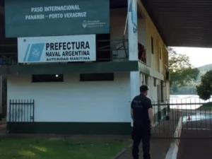 Por la bajante del río Uruguay suspenden el paso Panambí - Porto Vera Cruz imagen-3