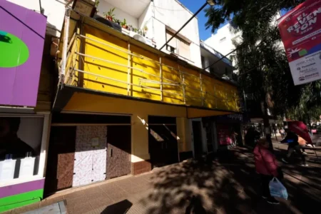 Caída de consumo y competencia fronteriza dificultan a comercios imagen-18