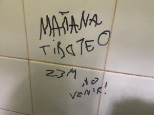 Amenaza de tiroteo escrita en baño genera alarma en colegio de Candelaria imagen-2