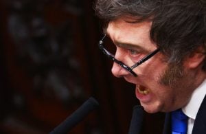 Denuncian a periodistas de TN por filmar dentro de la Casa Rosada y Milei los calificó de “basuras inmundas” imagen-8